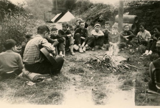 Lagerfeuer und Gitarre, das ist einfach gemütlich.